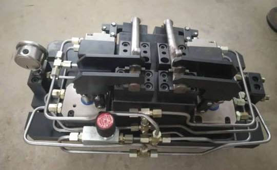 Hydrolic clamping fixture